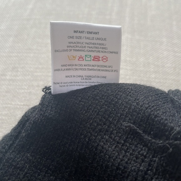 Hudson’s Bay CANADA hat - Picture 4 of 4